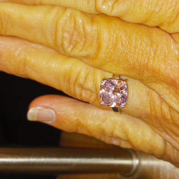 925 Silver with Pink Stone Cocktail Ring. SZ 8 - Picture 4 of 7